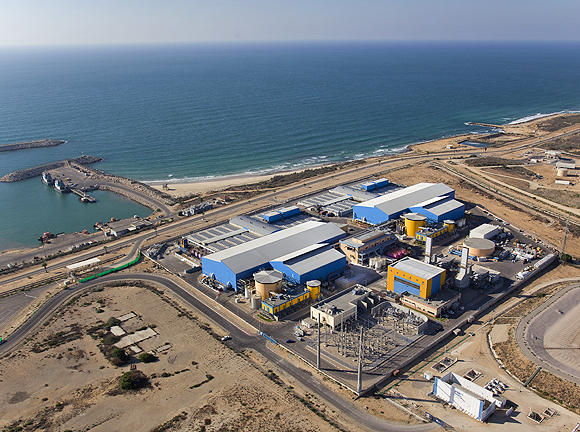 Meerwasser-Entsalzungsanlage im israelischen Ashkelon (© Wikipedia) Meerwasser-Entsalzungsanlage im israelischen Ashkelon (© Wikipedia)