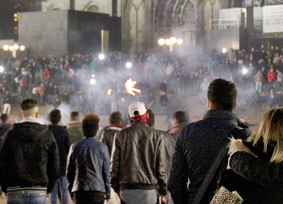 Köln in der Silvesternacht, vor dem Dom