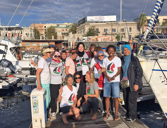 Aktivistinnen von »Mujeres Rumbo a Gaza« im Hafen von Messina, September 2016 (Foto: Social TV International, via Facebook) Aktivistinnen von »Mujeres Rumbo a Gaza« im Hafen von Messina, September 2016 (Foto: Social TV International, via Facebook)